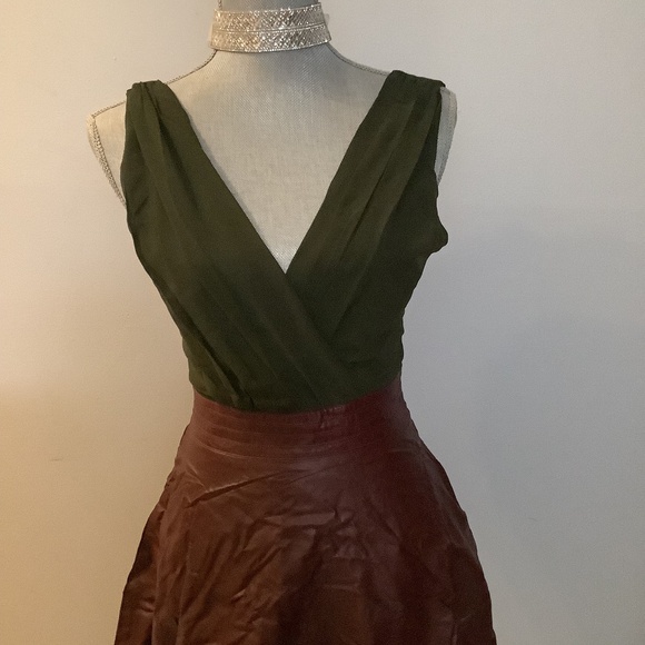 Dress - Picture 5 of 6